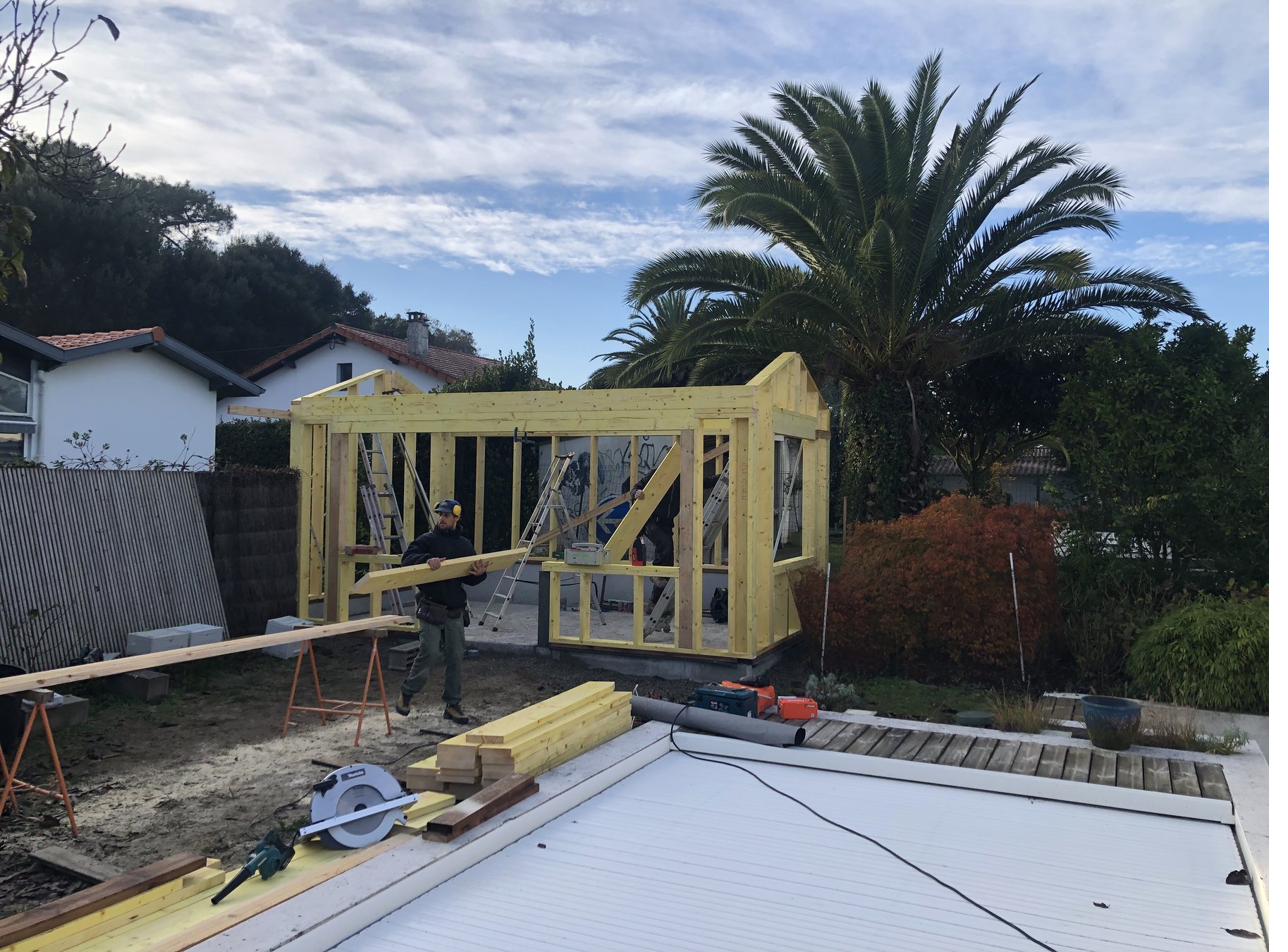 Structure ossature bois, vue d'angle du chantier, Anglet